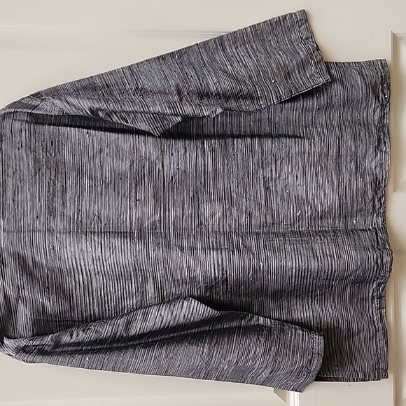 Chico's Design 100% Silk Textured Gray Women's Top Size 2 (12) - Picture 8 of 10